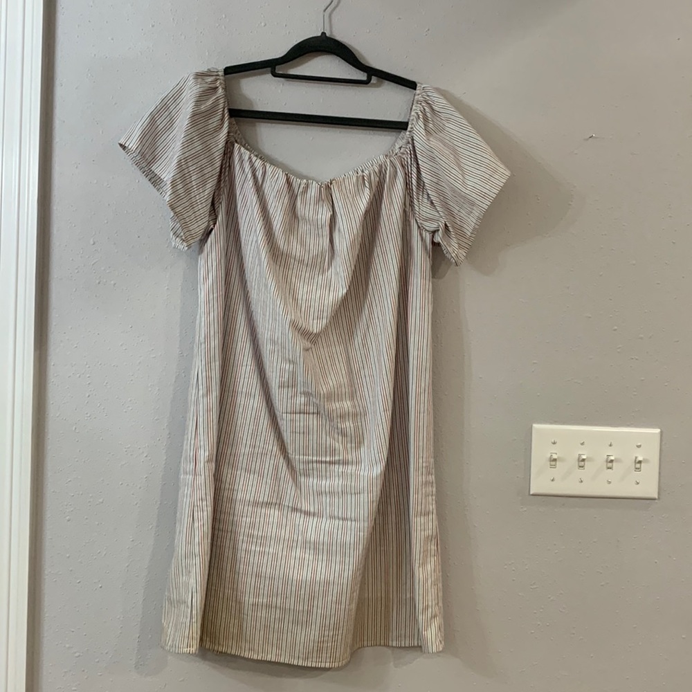 Ladies Bobeau Size L White w/Red & Blue Pin Stripes Dress